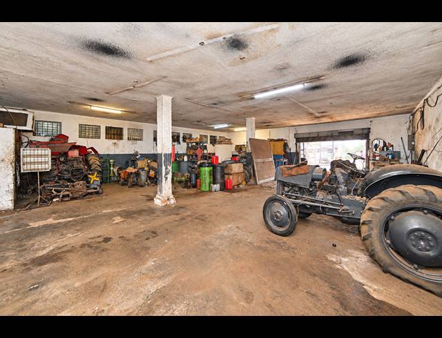 340M² WAREHOUSE FOR SALE IN PETIT